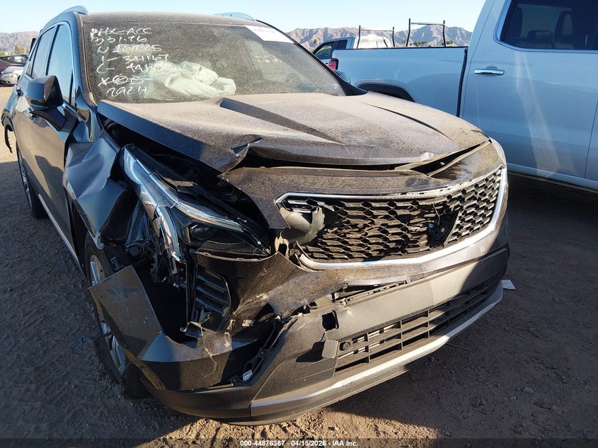 2022 Cadillac Xt4 Awd Premium Luxury VIN: 1GYFZDR41NF161825 Lot: 44876367