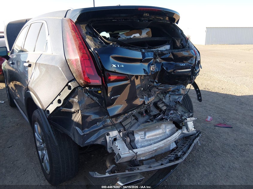 2022 Cadillac Xt4 Awd Premium Luxury VIN: 1GYFZDR41NF161825 Lot: 44876367