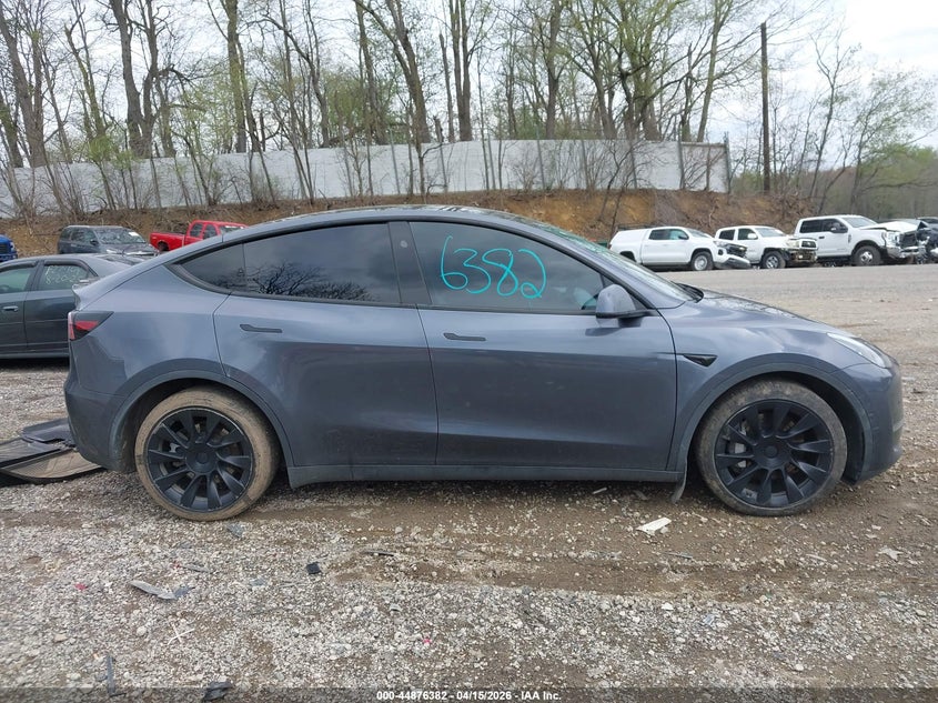 2023 Tesla Model Y Awd/Long Range Dual Motor All-Wheel Drive VIN: 7SAYGAEE9PF964944 Lot: 44876382