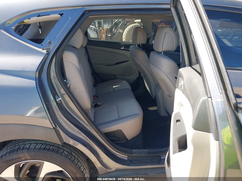 2016 Hyundai Tucson Sport VIN: KM8J33A21GU120451 Lot: 44876439