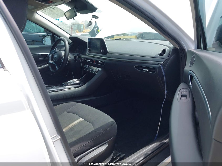 2023 HYUNDAI SONATA HYBRID auction photo 5