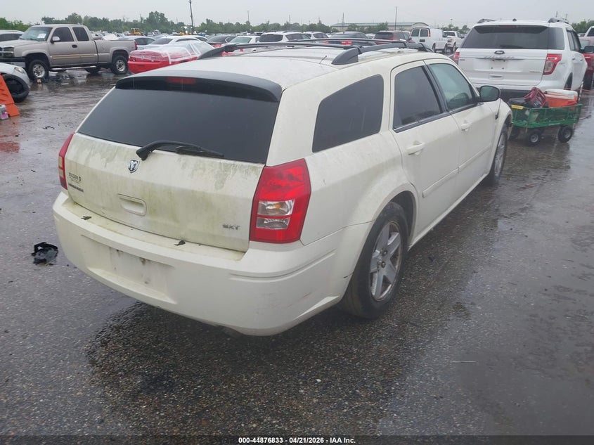 2005 Dodge Magnum Se