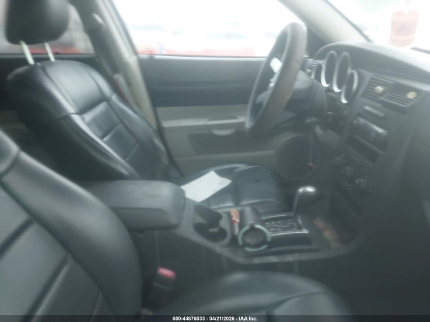 2005 Dodge Magnum Se