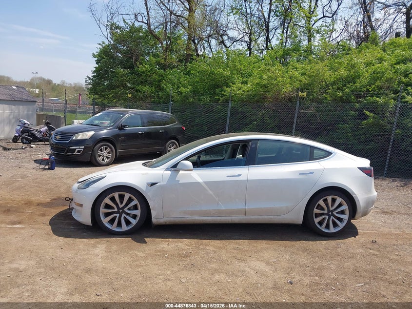 2018 Tesla Model 3 Long Range/Performance VIN: 5YJ3E1EB1JF067546 Lot: 44876843