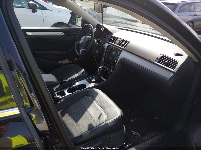 2013 Volkswagen Passat 2.5L Se