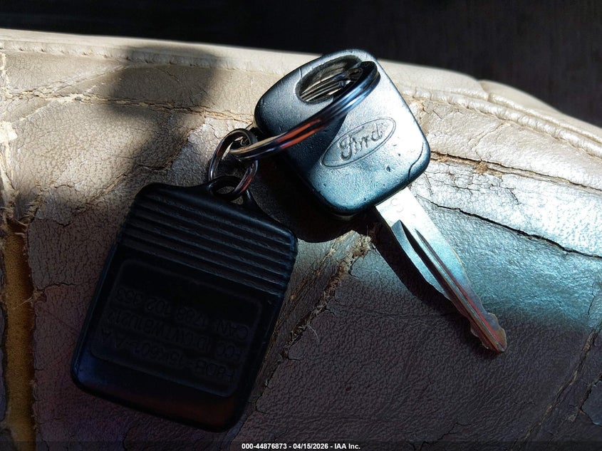 2001 Ford F-150 King Ranch Edition/Lariat/Xlt VIN: 1FTRW08LX1KE10136 Lot: 44876873