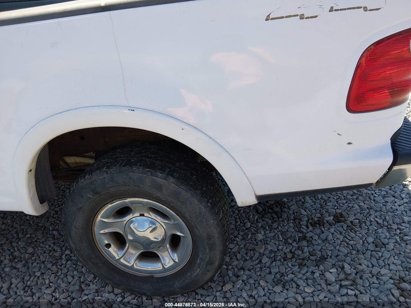 2001 Ford F-150 King Ranch Edition/Lariat/Xlt VIN: 1FTRW08LX1KE10136 Lot: 44876873