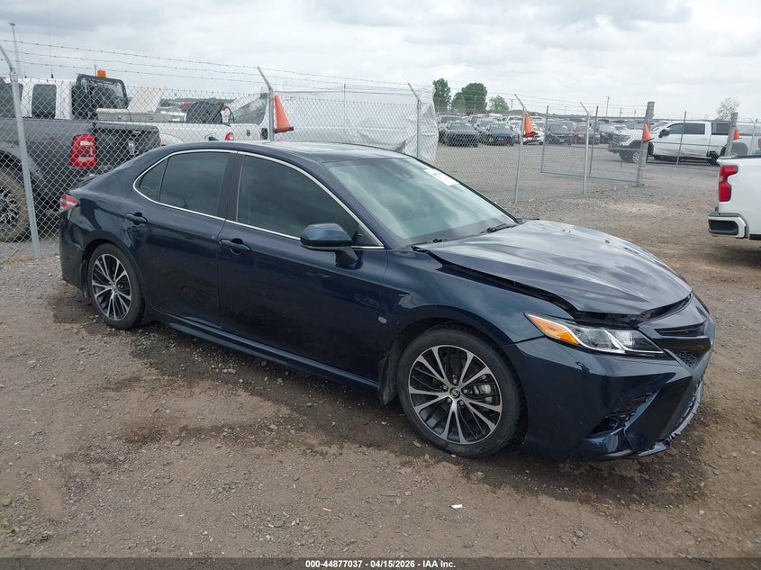 2020 TOYOTA CAMRY SE — Photo gallery