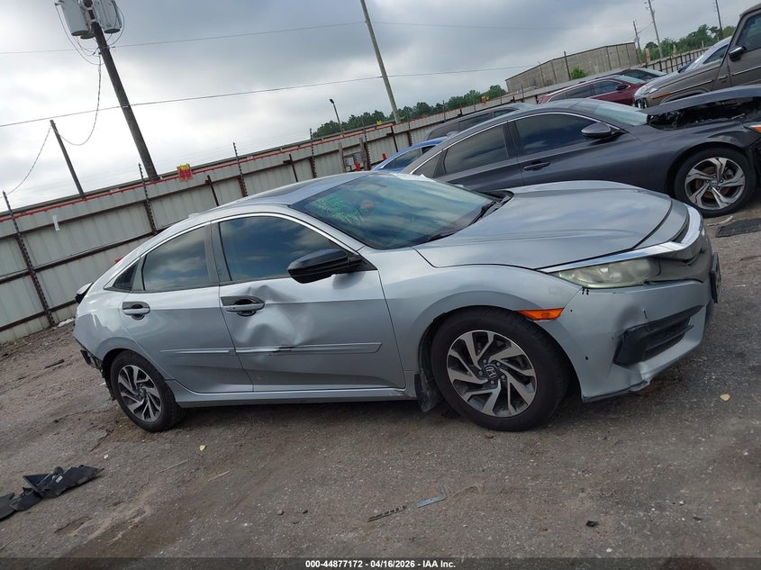 19XFC2F75HE021382 2017 Honda Civic 2.0 Ex silver