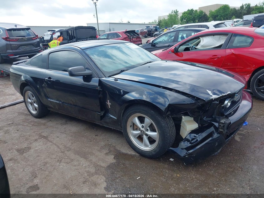 2007 Ford Mustang V6 Deluxe/V6 Premium VIN: 1ZVHT80N975325129 Lot: 44877178