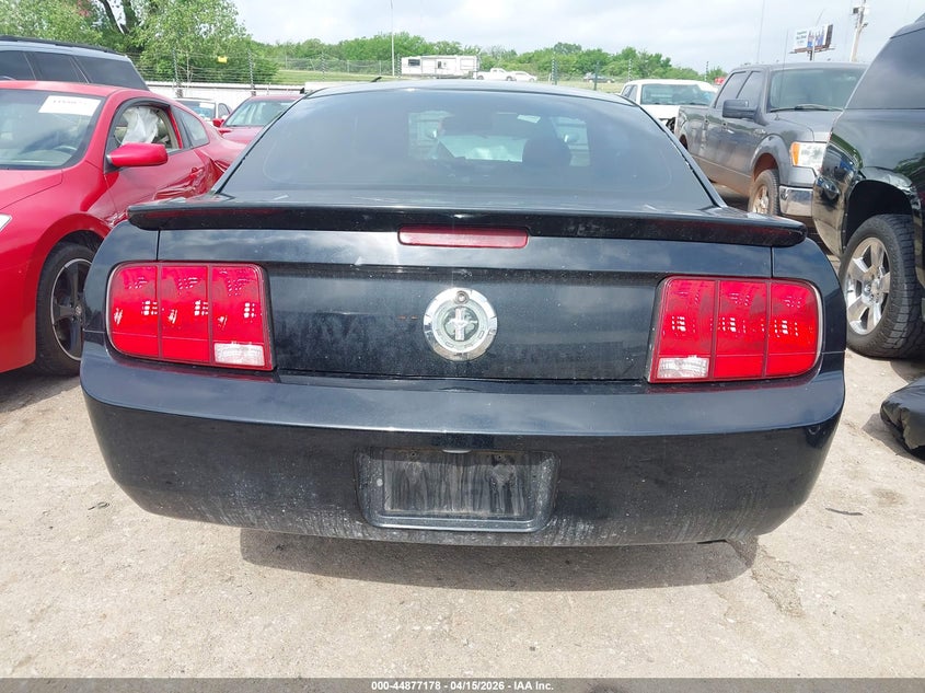 2007 Ford Mustang V6 Deluxe/V6 Premium VIN: 1ZVHT80N975325129 Lot: 44877178