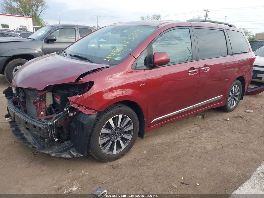 2020 Toyota Sienna Xle
