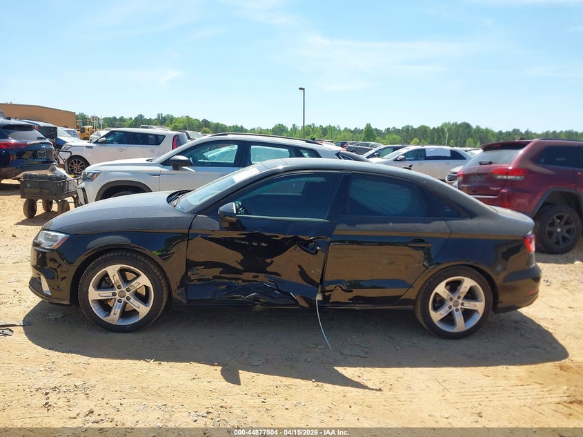 2017 Audi A3 2.0T Premium VIN: WAUAUGFF5H1074532 Lot: 44877504