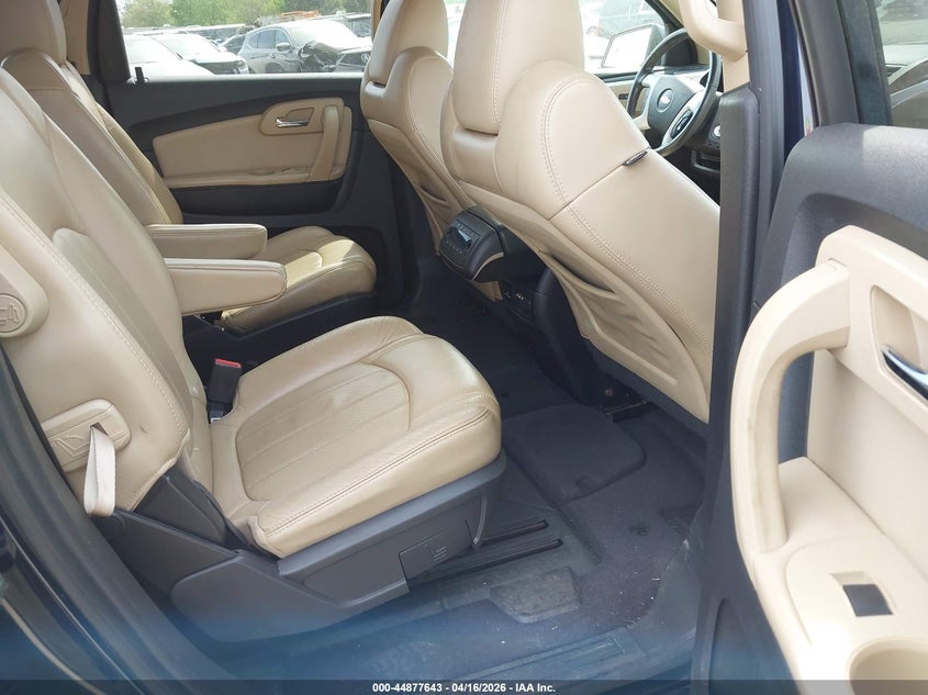 1GNKVLED7CJ228283 2012 Chevrolet Traverse 3.6 Ltz blue