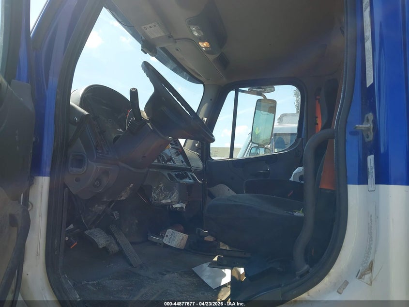 2013 OTHER FREIGHTLINER M2 106 MEDIUM DUTY TRUCK N/A