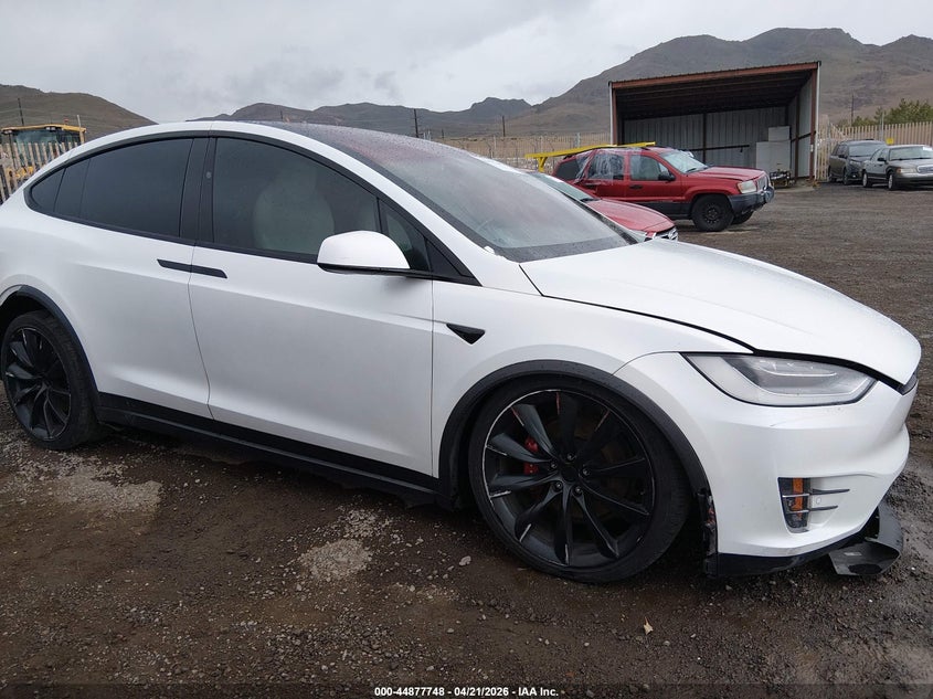 2020 Tesla Model X Long Range Dual Motor All-Wheel Drive/Long Range Plus Dual Motor All-Wheel Drive VIN: 5YJXCAE28LF273408 Lot: 44877748