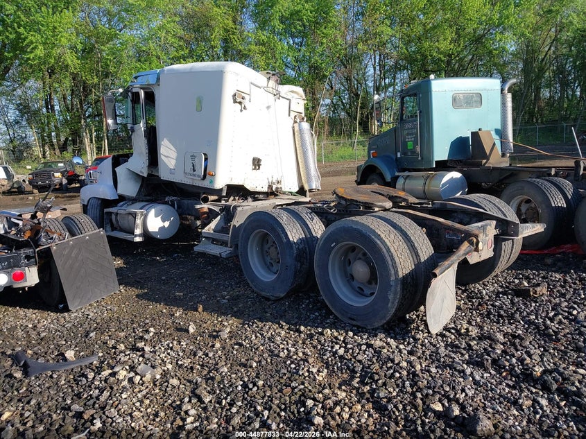 2000 Freightliner Conventional Flc120