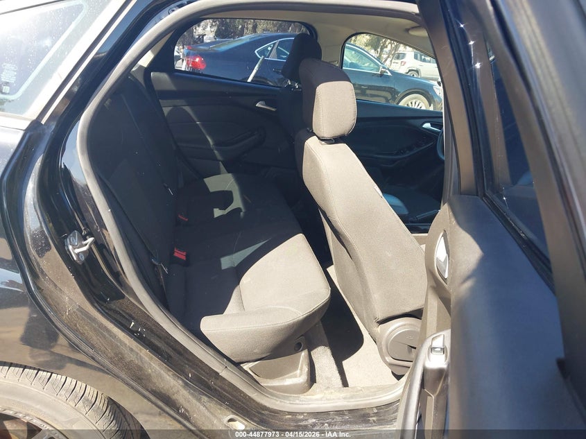 2016 Ford Focus Se VIN: 1FADP3F22GL268263 Lot: 44877973