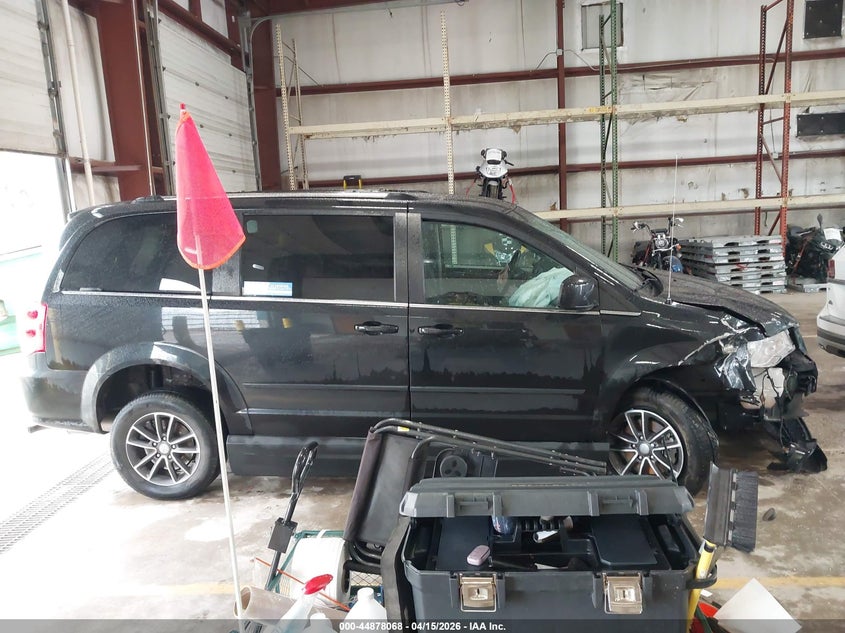 2017 Dodge Grand Caravan Sxt VIN: 2C4RDGCG4HR758826 Lot: 44878068