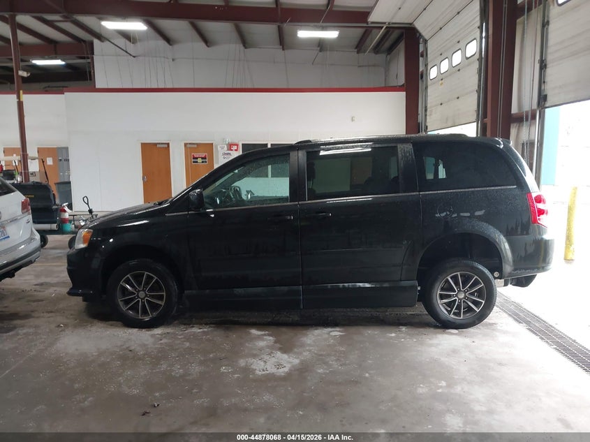 2017 Dodge Grand Caravan Sxt VIN: 2C4RDGCG4HR758826 Lot: 44878068