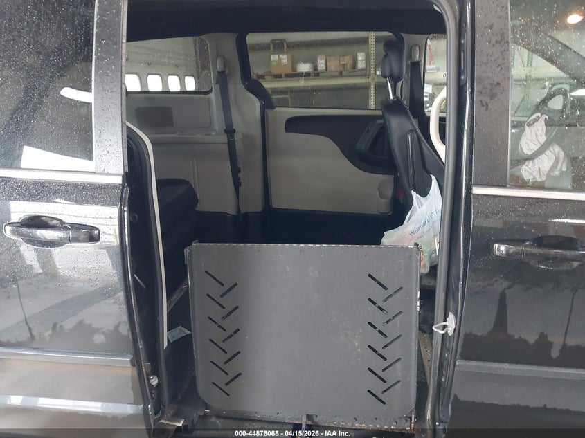 2017 Dodge Grand Caravan Sxt VIN: 2C4RDGCG4HR758826 Lot: 44878068