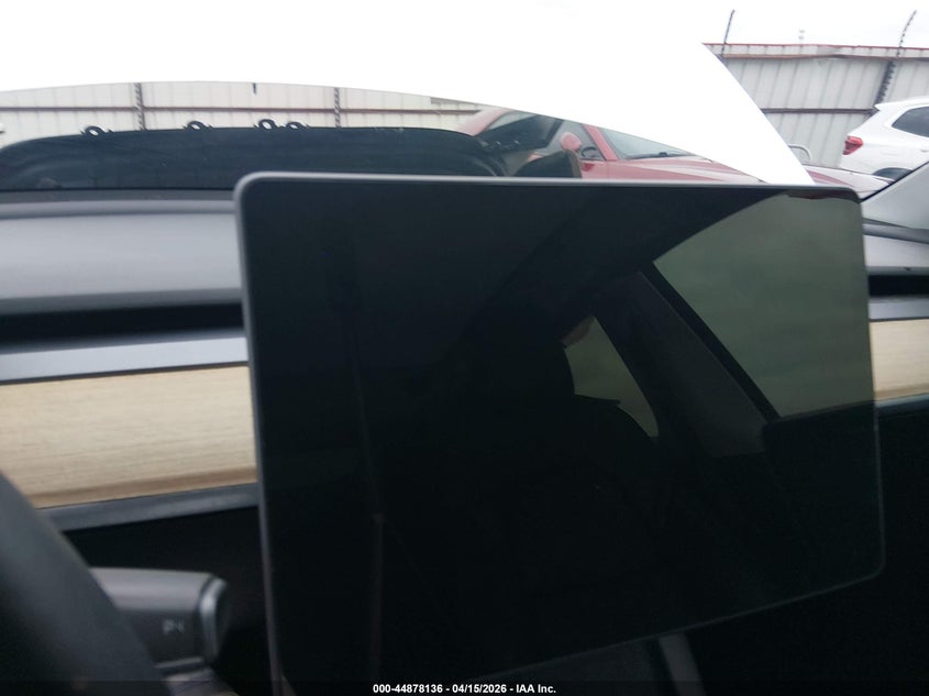 2022 Tesla Model Y Performance Dual Motor All-Wheel Drive VIN: 7SAYGDEF6NF312175 Lot: 44878136