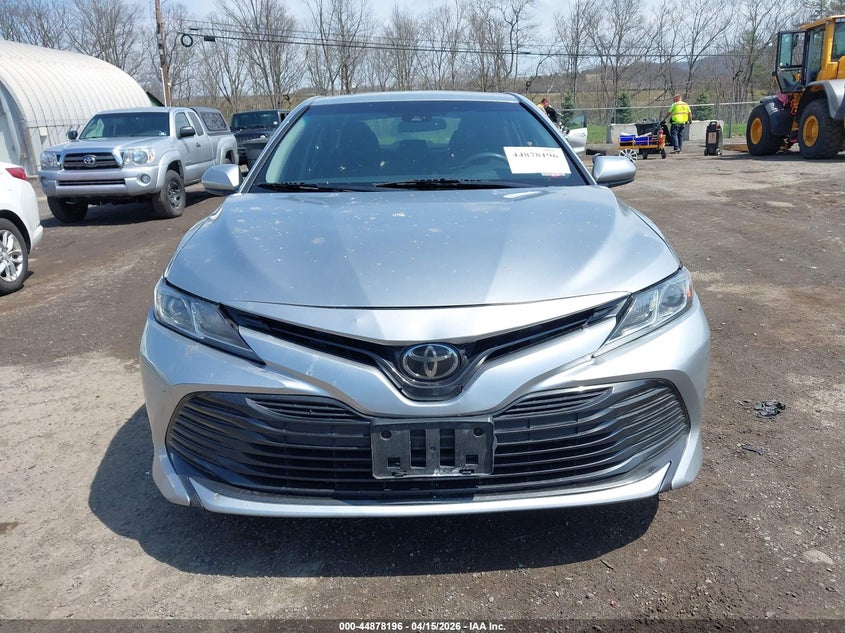 2018 Toyota Camry Le VIN: 4T1B11HK0JU054759 Lot: 44878196
