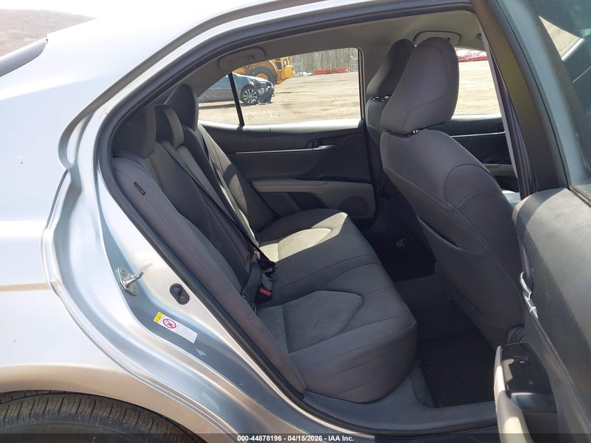 2018 Toyota Camry Le VIN: 4T1B11HK0JU054759 Lot: 44878196