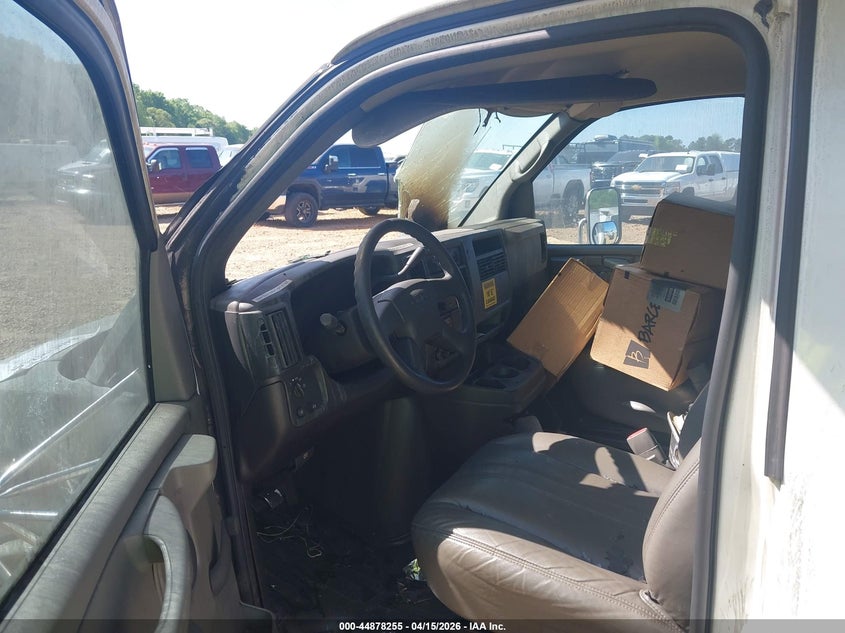 2005 GMC Savana Cutaway Standard W/C7A VIN: 1GDJG31U551122546 Lot: 44878255