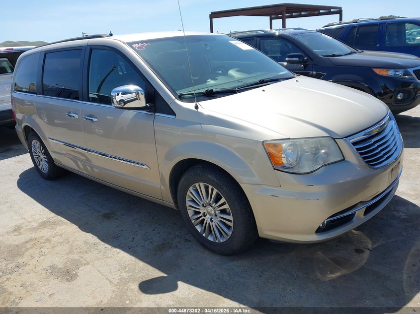 2014 Chrysler Town & Country Touring-L