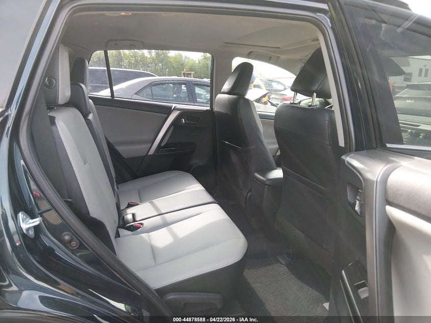 2018 TOYOTA RAV4 auction photo 8