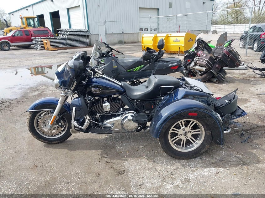2012 Harley-Davidson Flhtcutg Tri Glide Ultra Classic VIN: 1HD1MAM16CB855195 Lot: 44878598