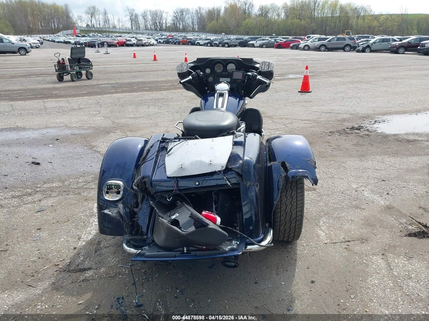 2012 Harley-Davidson Flhtcutg Tri Glide Ultra Classic VIN: 1HD1MAM16CB855195 Lot: 44878598