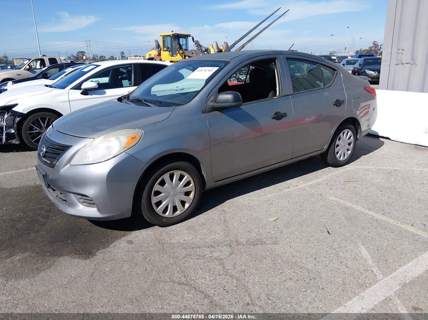 2013 Nissan Versa 1.6 S+