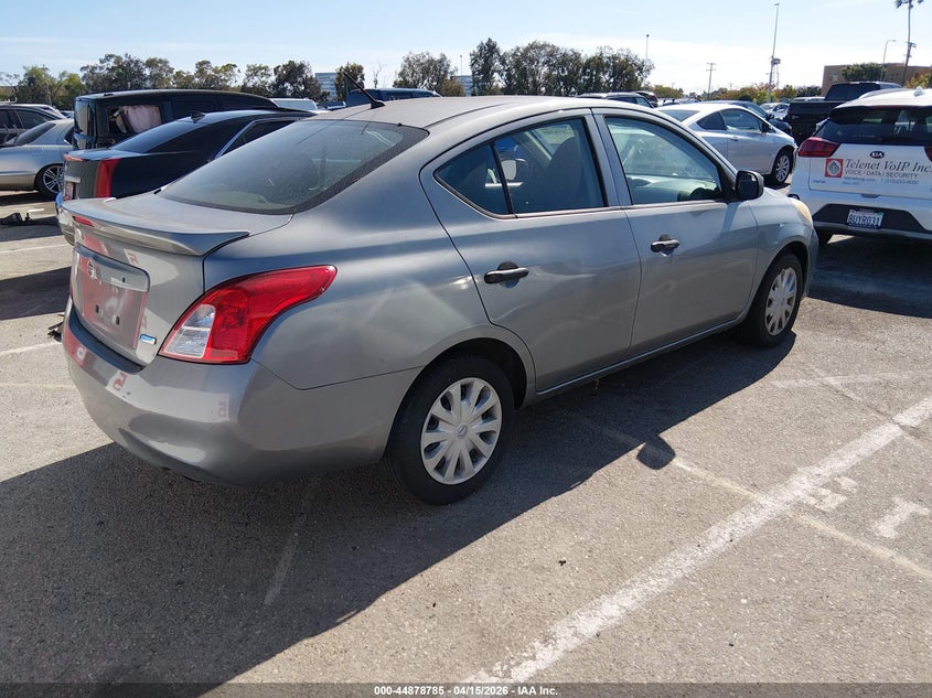 2013 Nissan Versa 1.6 S+