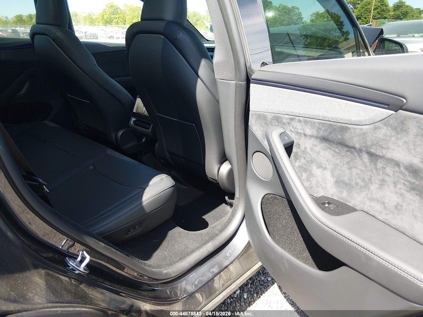 2026 Tesla Model Y Premium Rear-Wheel Drive/Standard Rear-Wheel Drive VIN: 7SAYGDED7TA658924 Lot: 44878843