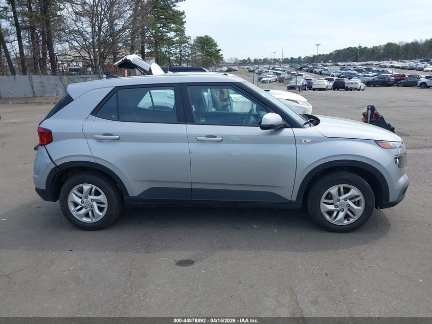 2021 Hyundai Venue Se VIN: KMHRB8A33MU064035 Lot: 44878892
