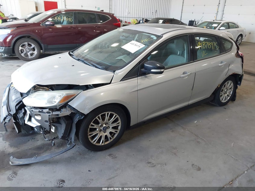 Vin: 1fahp3k28cl185986, lot: 45376306, ford focus se 20122