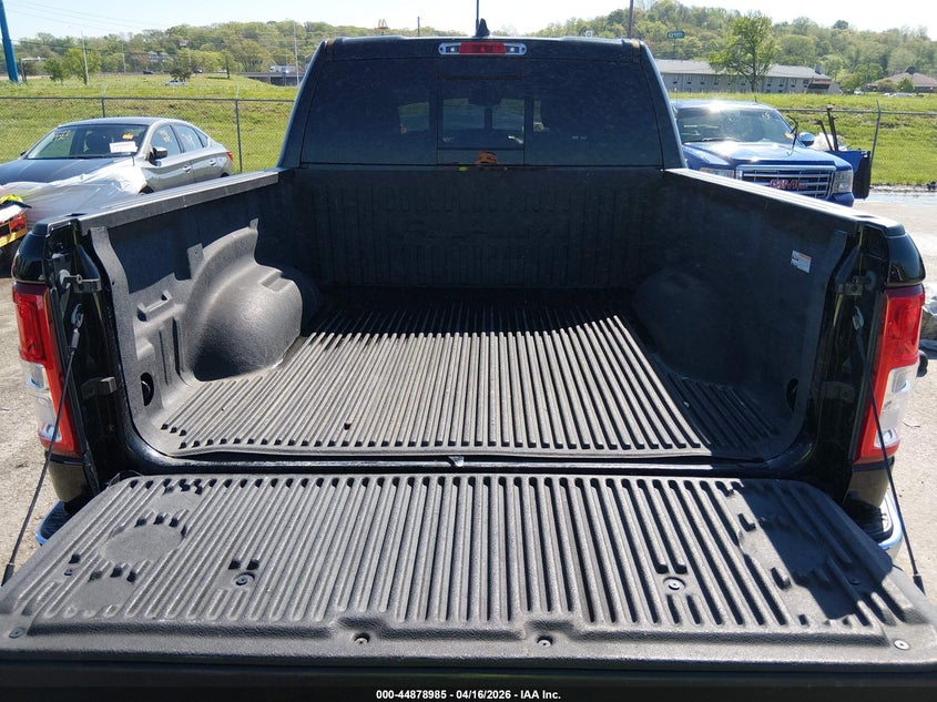 1C6SRFFT3KN919250 2019 Ram 1500 5.7 Ram Big Horn/Lone Star 4X4 5'7 Box black