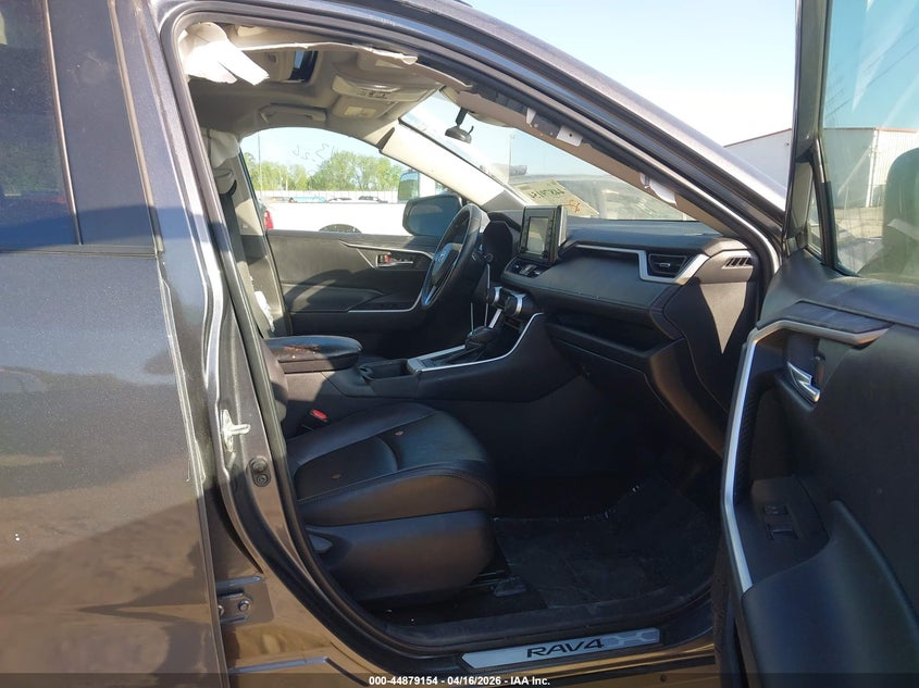 VIN 2T3C1RFV9NC208920 2022 TOYOTA RAV4 XLE PREMIUM