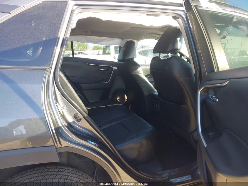 VIN 2T3C1RFV9NC208920 2022 TOYOTA RAV4 XLE PREMIUM