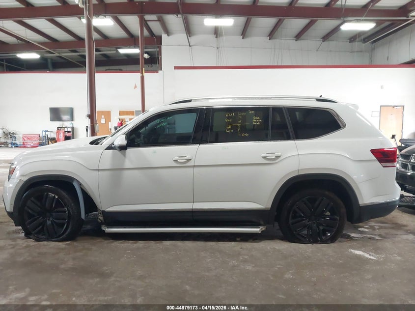 2019 Volkswagen Atlas 3.6L V6 Sel Premium VIN: 1V2NR2CA1KC569709 Lot: 44879173