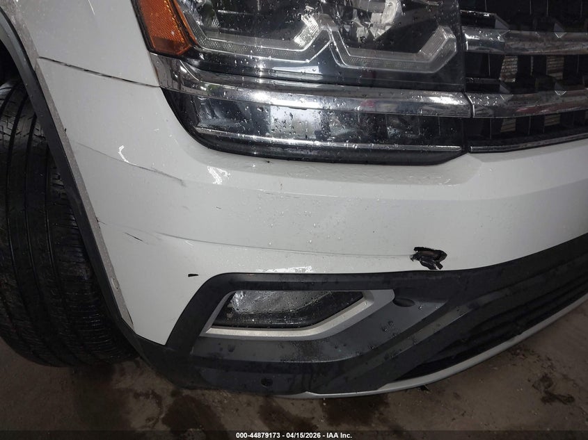 2019 Volkswagen Atlas 3.6L V6 Sel Premium VIN: 1V2NR2CA1KC569709 Lot: 44879173