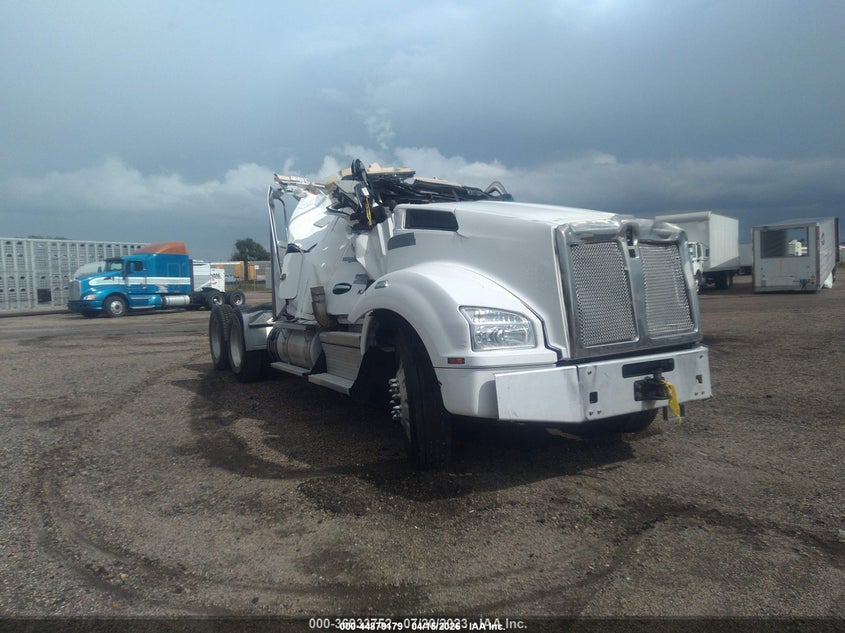 2019 KENWORTH T880