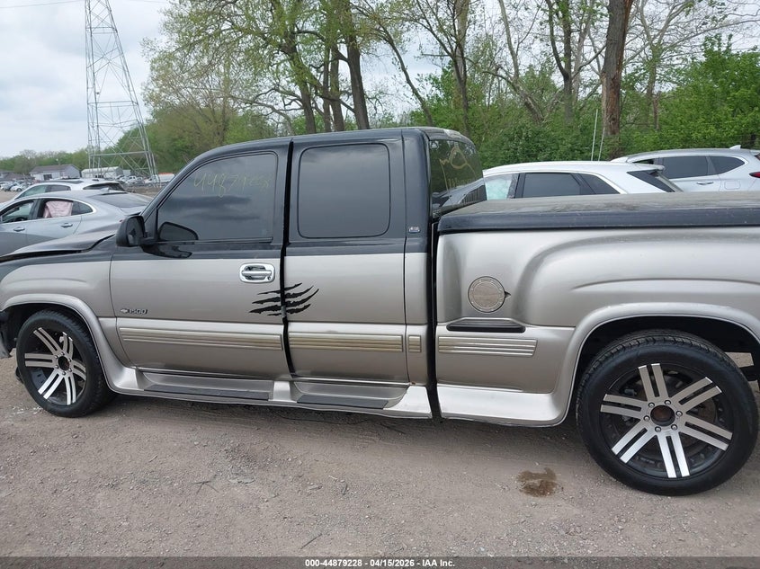 2001 Chevrolet Silverado 1500 Ls VIN: 2GCEC19T011281285 Lot: 44879228