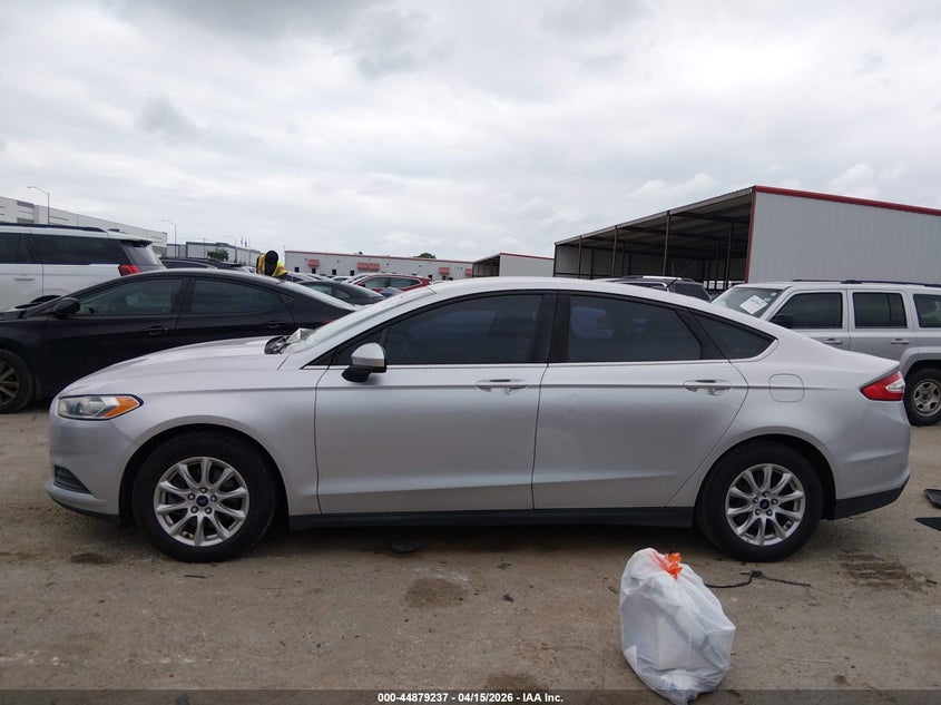 2016 Ford Fusion S VIN: 3FA6P0G70GR398156 Lot: 44879237