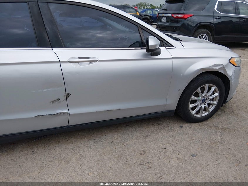 2016 Ford Fusion S VIN: 3FA6P0G70GR398156 Lot: 44879237