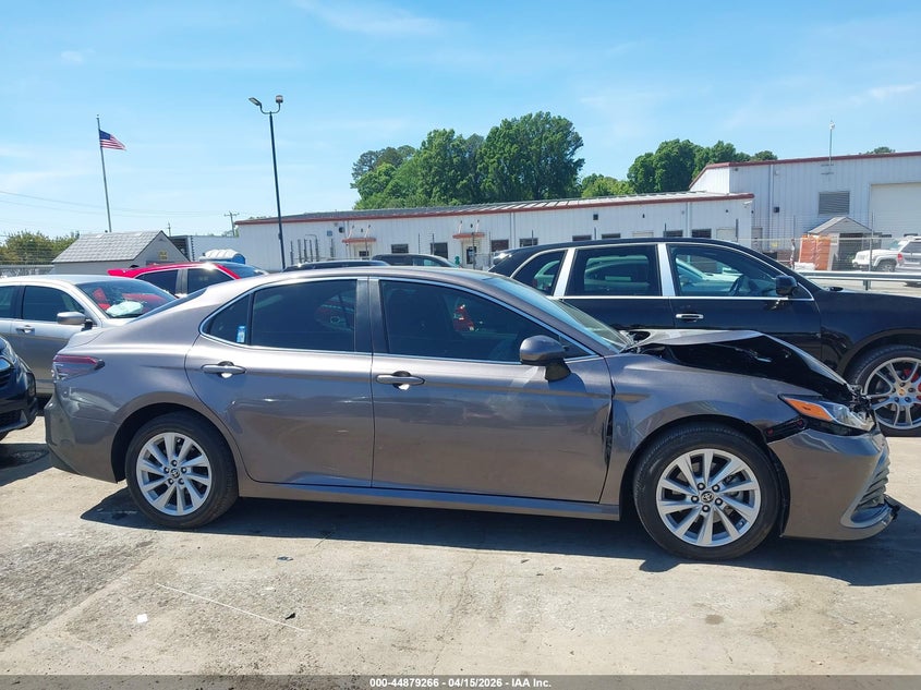 2022 Toyota Camry Le VIN: 4T1C11AK0NU642441 Lot: 44879266