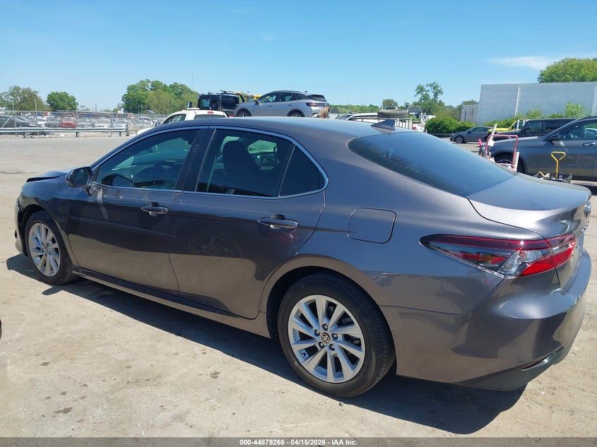 2022 Toyota Camry Le VIN: 4T1C11AK0NU642441 Lot: 44879266