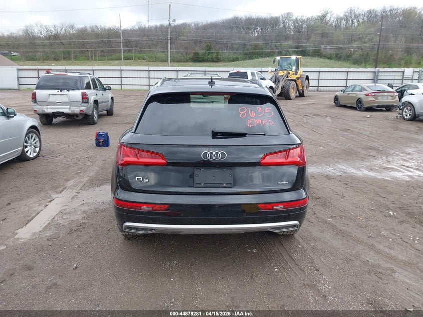 2020 Audi Q5 Premium 45 Tfsi Quattro S Tronic/Titanium Premium 45 Tfsi Quattro S Tronic VIN: WA1ANAFY3L2030170 Lot: 44879281